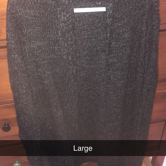 Clothes - Picture 3 of 11